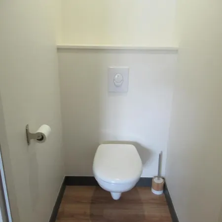 アパート Forges 1